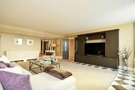 3 bedroom Flat for s...